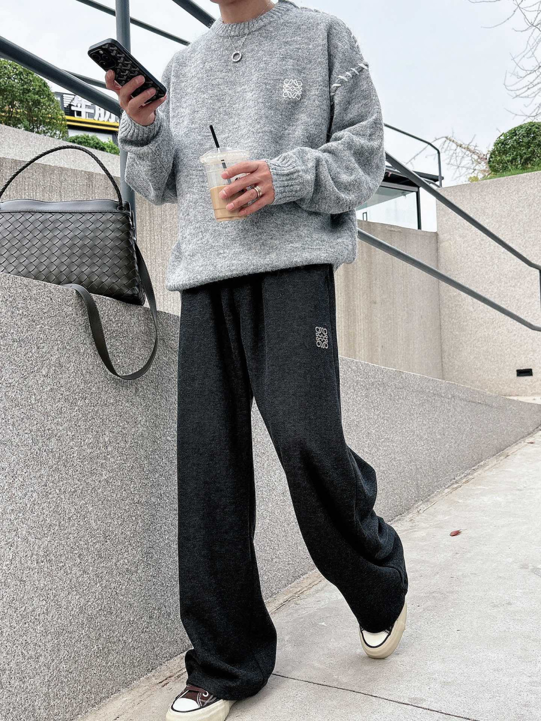 罗家新款毛衫毛衣，上身宽松纱线采用细针织法，上身舒适，不挑身材 男女同款，秋冬毛衣，是今年最好看的情侣装