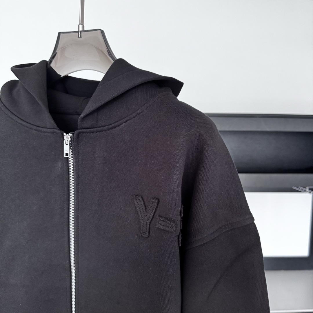 新款🆕Y-3，秋冬新款外套，秋季新款，上身效果帅气十足，男女同款，潮人必备。码数：S-XL