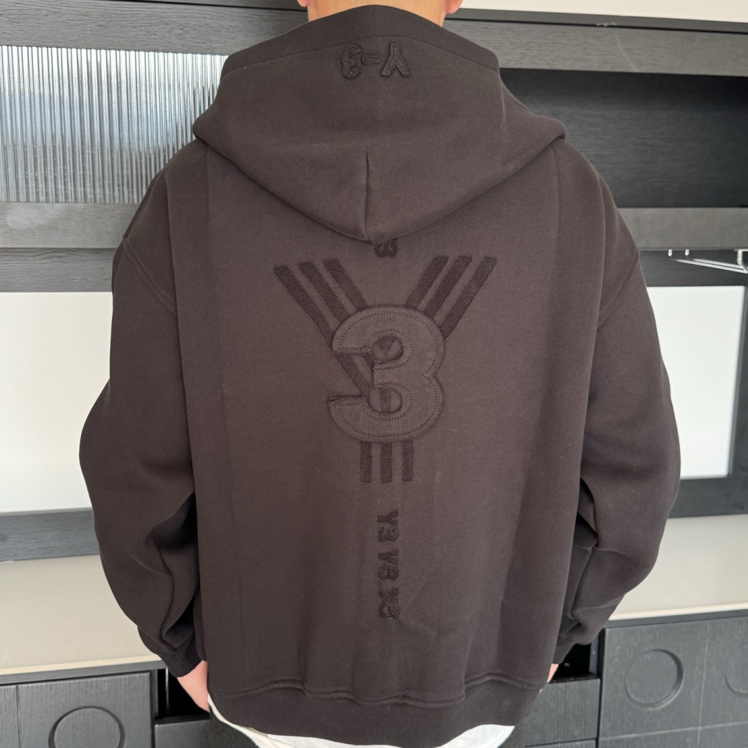 新款🆕Y-3，秋冬新款外套，秋季新款，上身效果帅气十足，男女同款，潮人必备。码数：S-XL