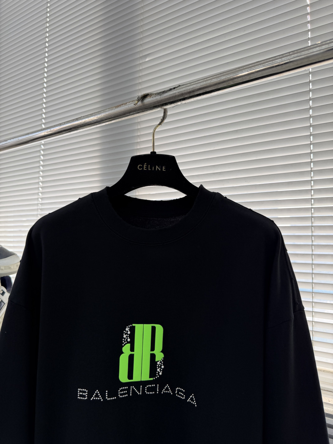 Balenciag 2025秋冬新款 320克洗水磨破圆领短袖tee 实物很棒男女同款 宽松版 尺码：X