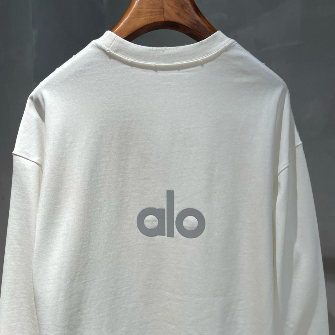 alo🌟新款秋季长袖🆕采用优质面料，手感细腻，搭配logo品牌标识，超级时尚洋气！码数:XS-XL 男女