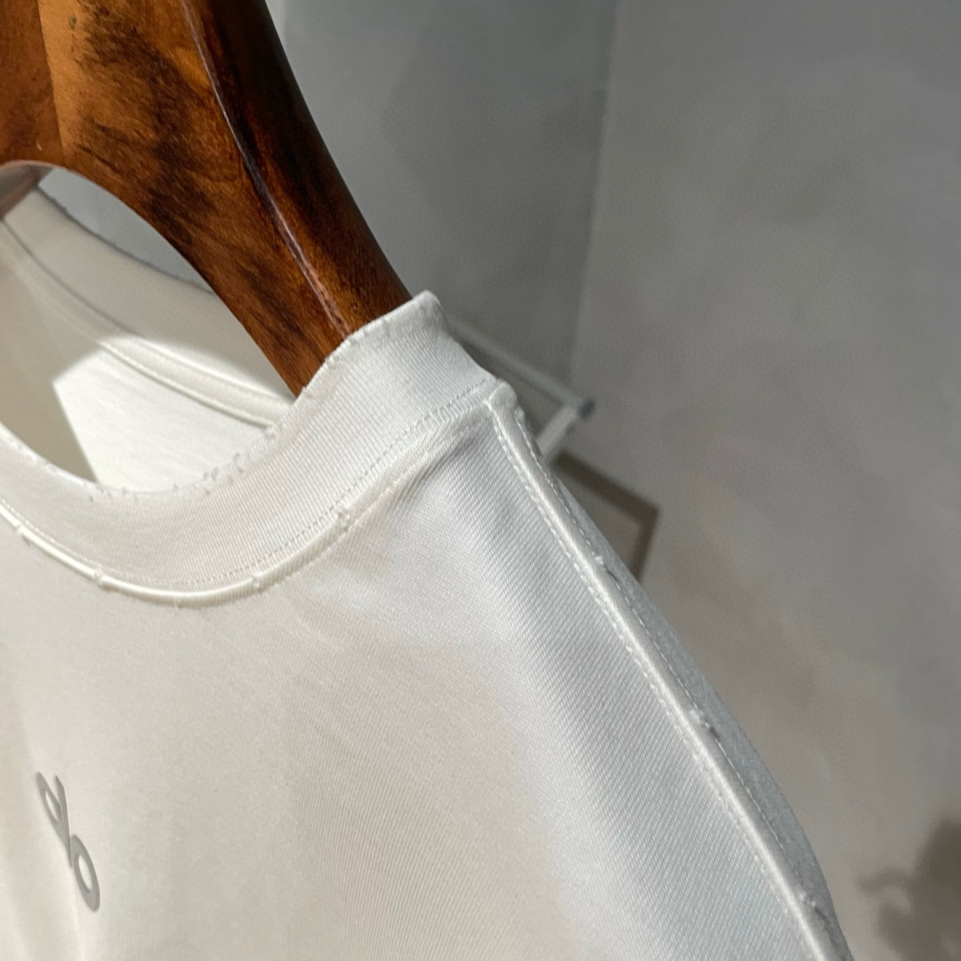 alo🌟新款秋季长袖🆕采用优质面料，手感细腻，搭配logo品牌标识，超级时尚洋气！码数:XS-XL 男女