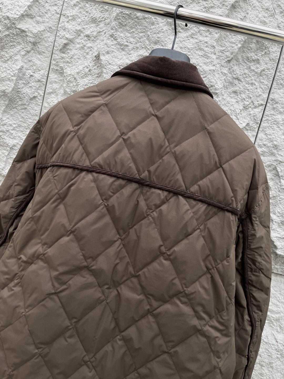 蒙口🔥🔥冬季新款羽绒90白鸭绒外套，品相非常完美，舒适保暖，非常出彩的设计，轻松将时髦感进阶，做工极为考