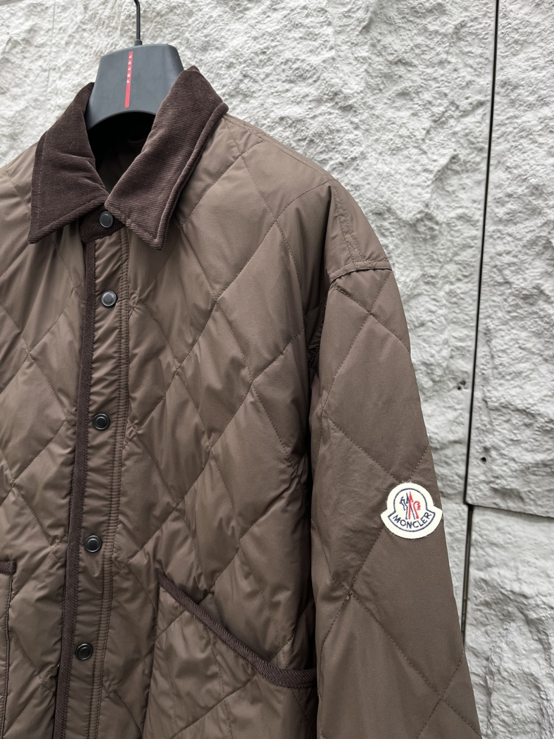 蒙口🔥🔥冬季新款羽绒90白鸭绒外套，品相非常完美，舒适保暖，非常出彩的设计，轻松将时髦感进阶，做工极为考