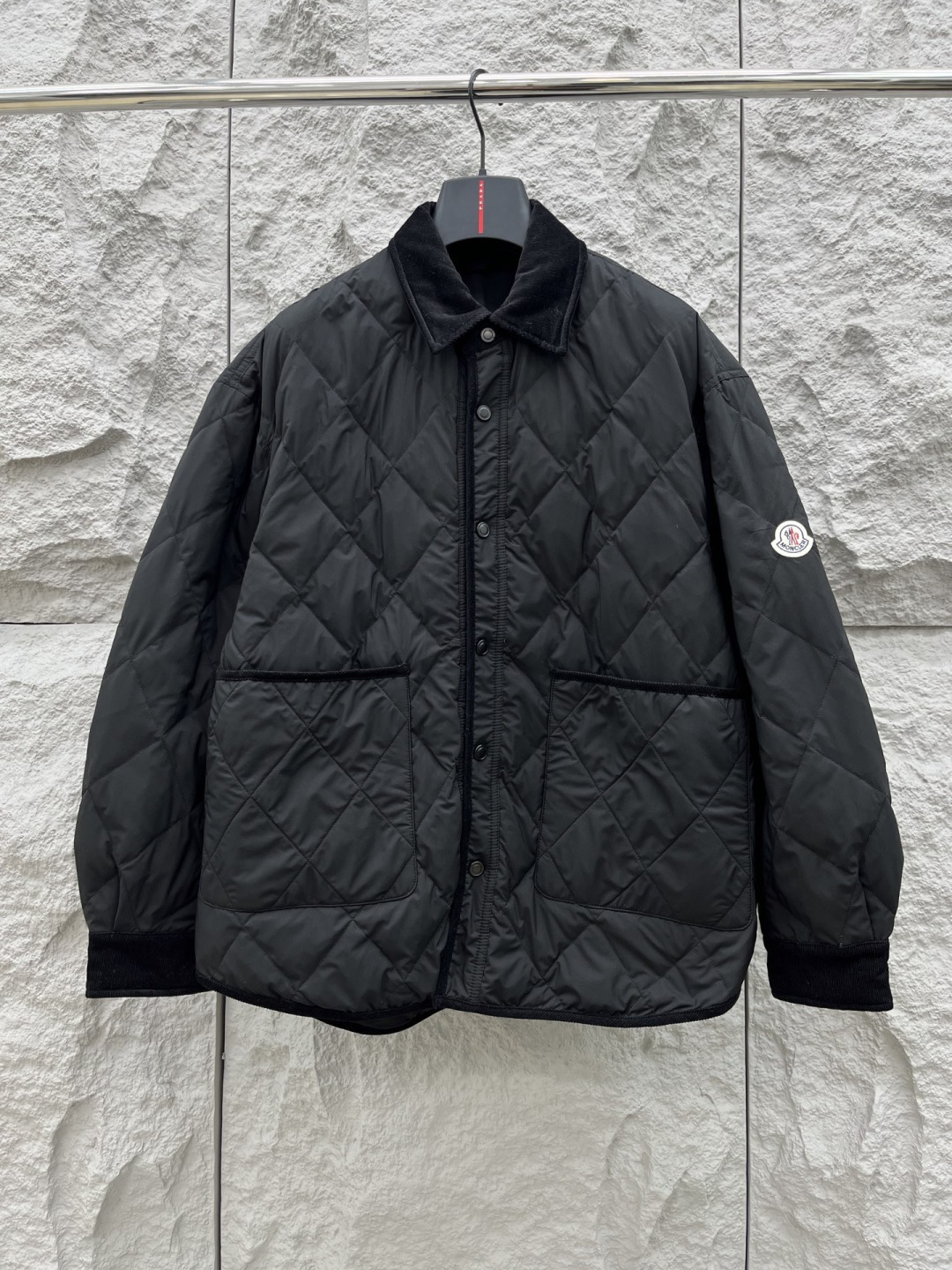 蒙口🔥🔥冬季新款羽绒90白鸭绒外套，品相非常完美，舒适保暖，非常出彩的设计，轻松将时髦感进阶，做工极为考