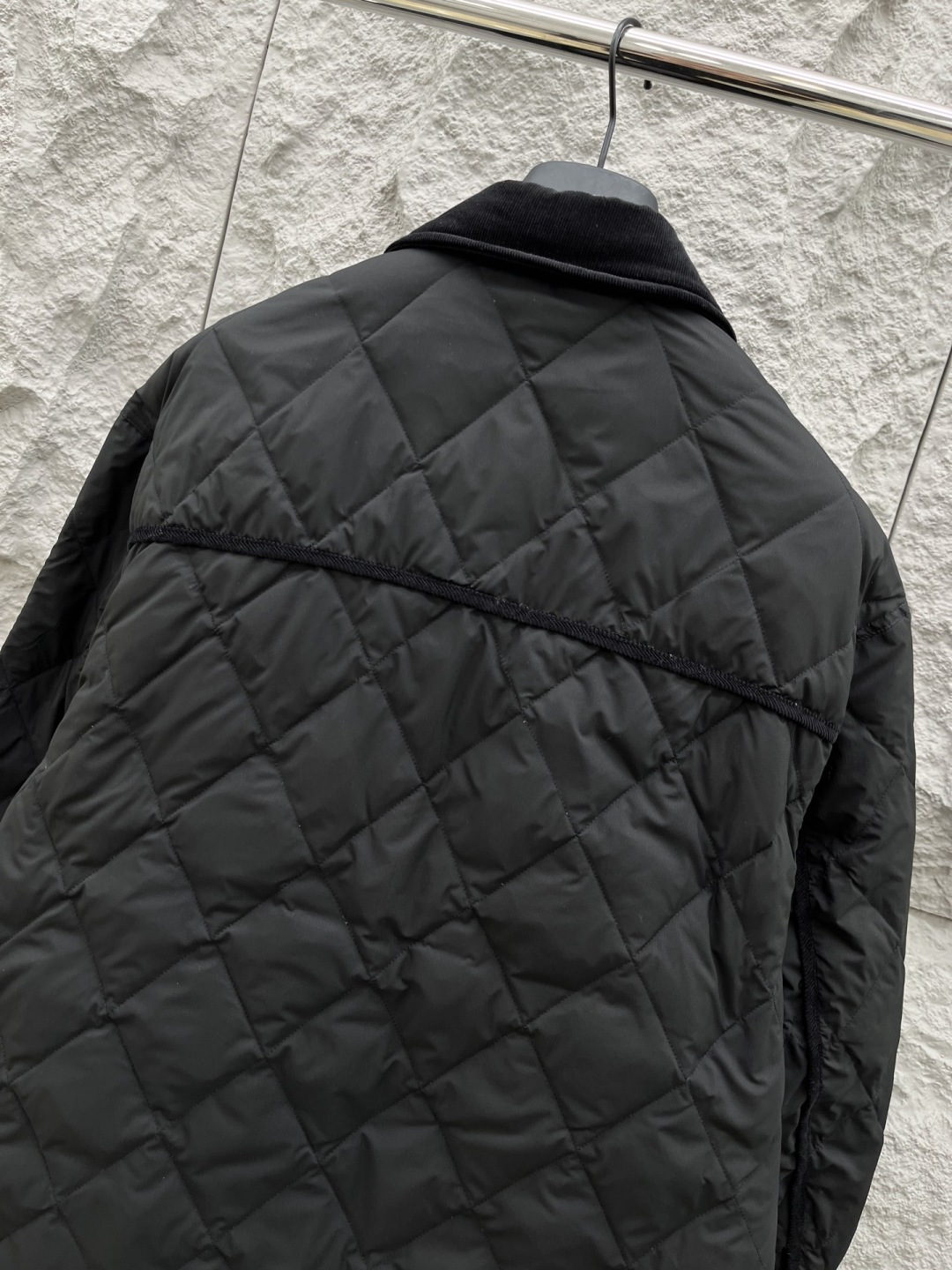 蒙口🔥🔥冬季新款羽绒90白鸭绒外套，品相非常完美，舒适保暖，非常出彩的设计，轻松将时髦感进阶，做工极为考