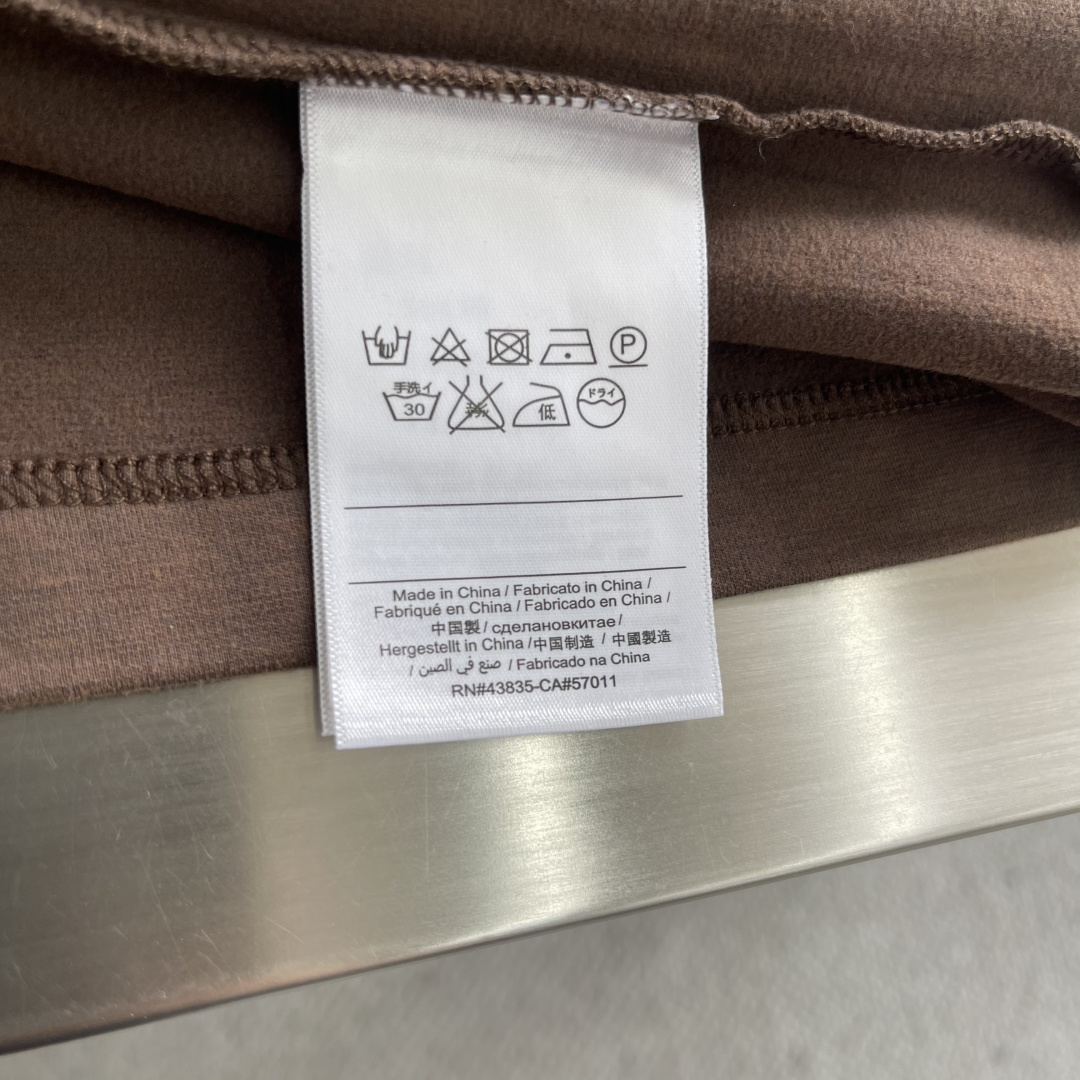 Z ZEGN 2025秋冬款棉莫代尔打底。码数：M-5XL 微阔版型精选棉与莫代尔混纺面料，亲肤柔软，内