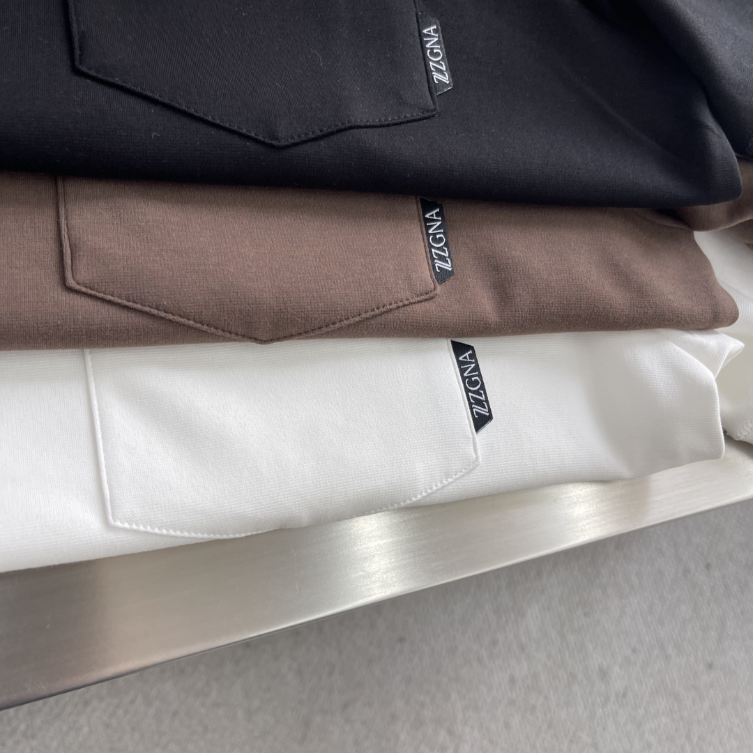 Z ZEGN 2025秋冬款棉莫代尔打底。码数：M-5XL 微阔版型精选棉与莫代尔混纺面料，亲肤柔软，内