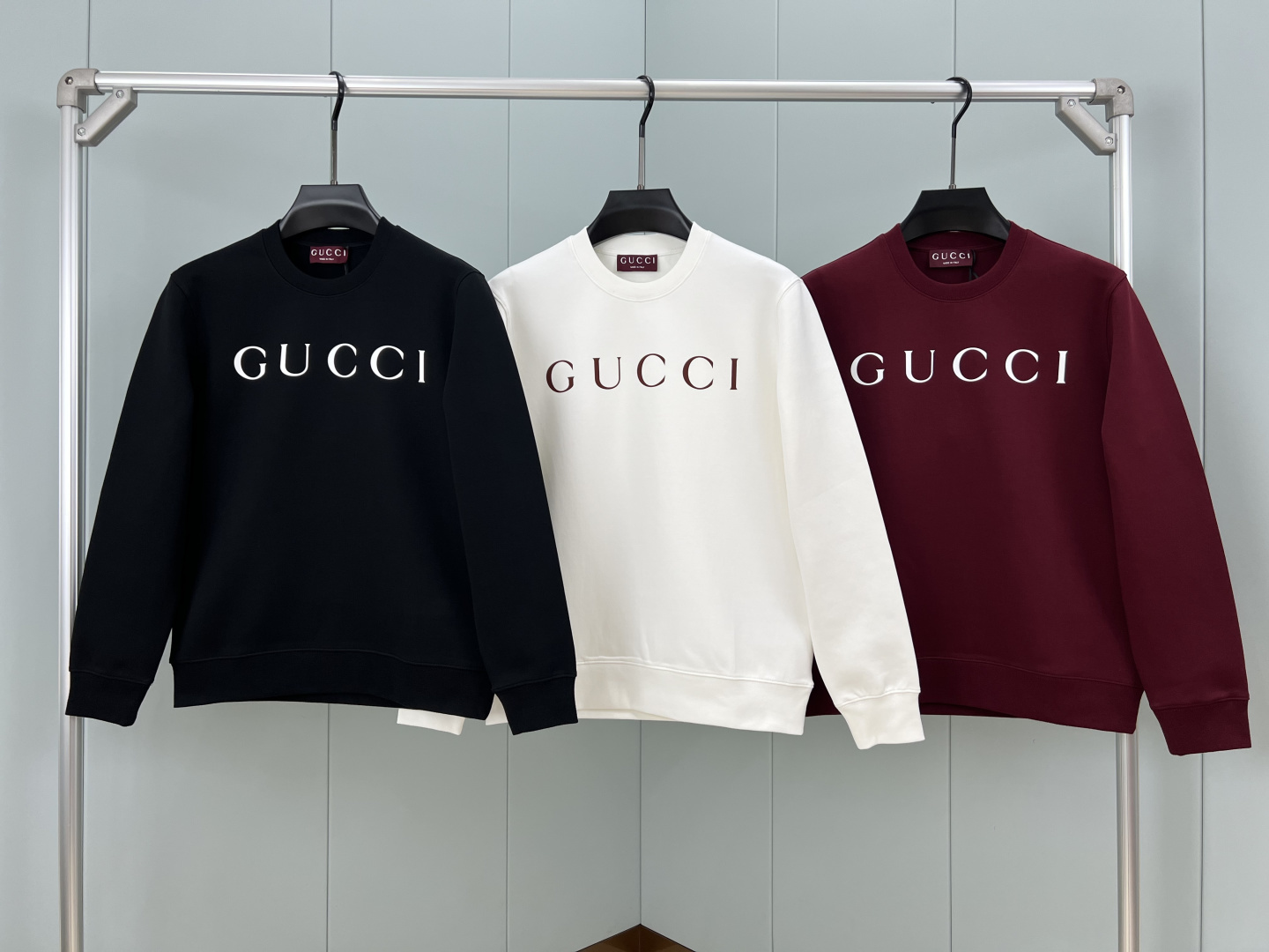 Gucci.古驰 25秋冬新品饰品牌字母GUCCI印花标识针织圆领卫衣，正面字母简约低调演绎品牌元素标识