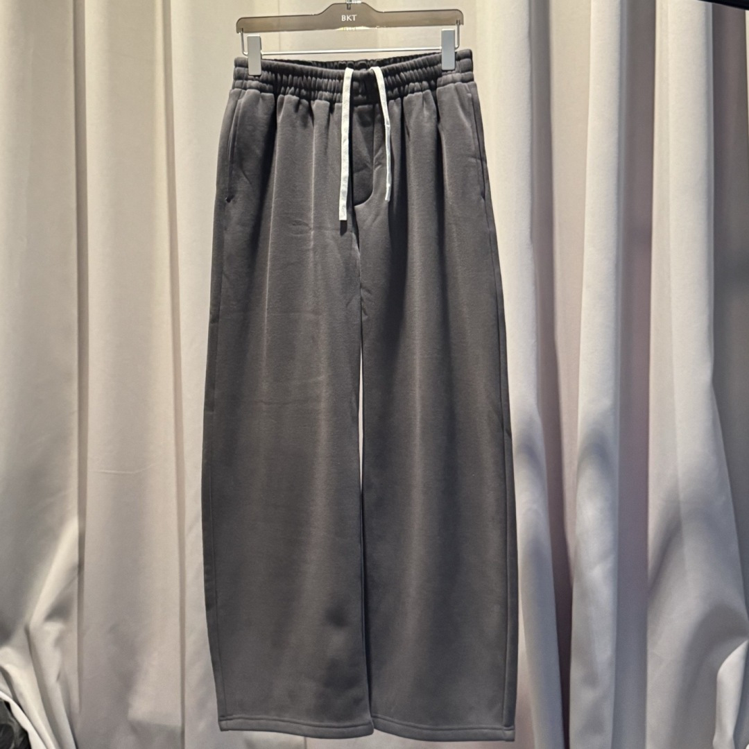 MM6🌟秋冬新款休闲裤🆕采用优质面料，具有质感，松紧腰带设计，超级时尚洋气！码数：M-3XL 男女同款