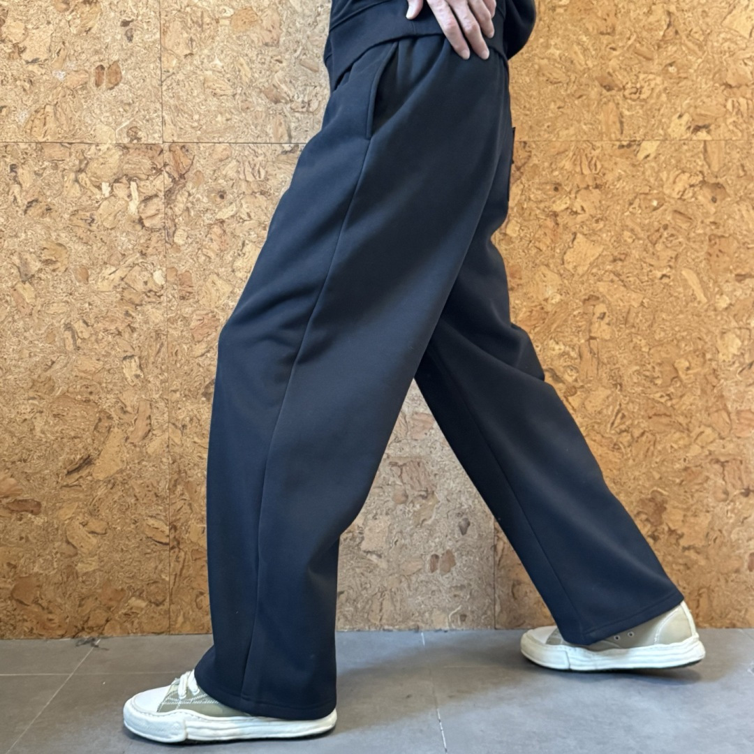 MM6🌟秋冬新款休闲裤🆕采用优质面料，具有质感，松紧腰带设计，超级时尚洋气！码数：M-3XL 男女同款