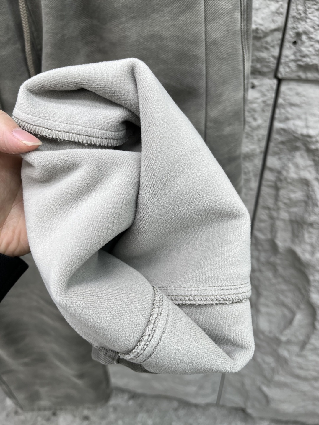 驴家🔥🔥休闲直筒加绒长裤，采用优质棉质材质，挺括有型，整体水洗效果上身足够吸睛且回头率爆棚！休闲直筒裤装