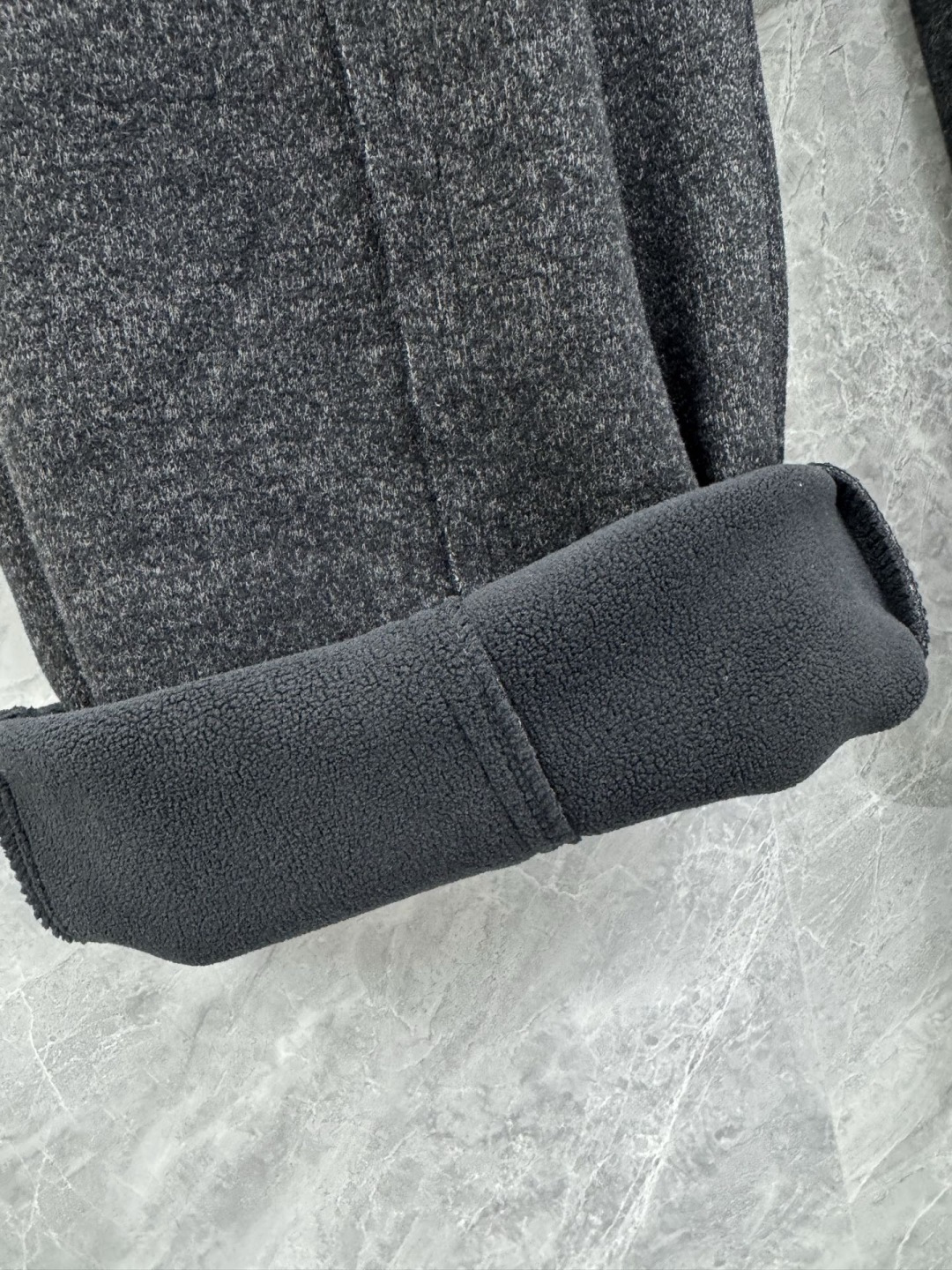 25秋冬新款LOE皮革标识双面绒休闲长裤，男士复古宽松加绒保暖休闲裤。顶级特殊渠道订单，领先各大买手店发