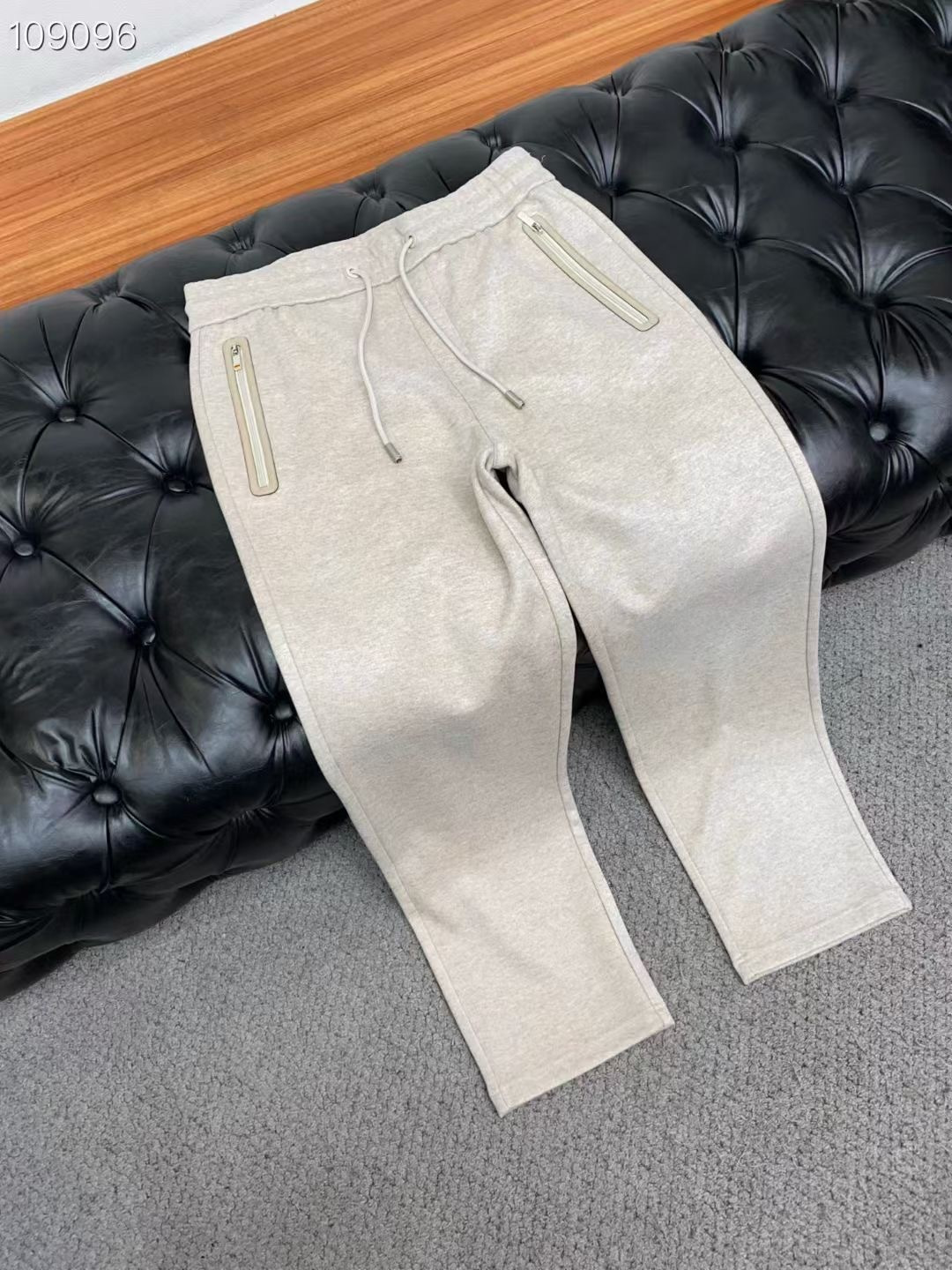 杰尼亚 𝟐𝟎𝟐𝟓秋冬上新高订轻奢休闲裤 现货供应 天丝+桑蚕丝+羊毛面料 抗皱免烫 舒适0压感 贴肤穿着