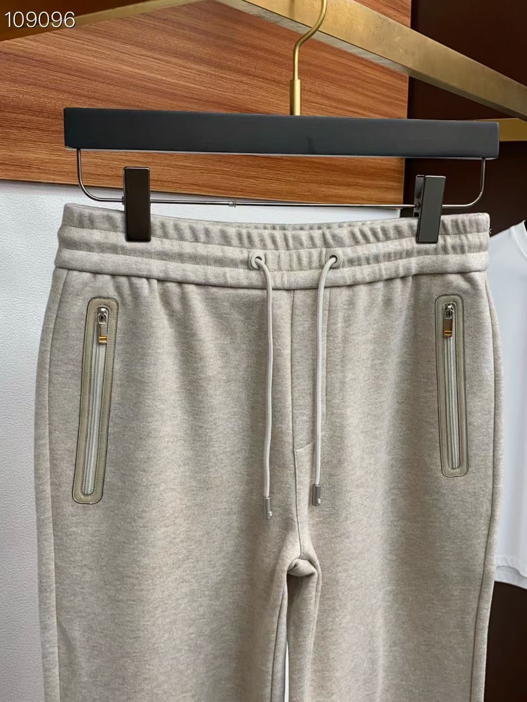 杰尼亚 𝟐𝟎𝟐𝟓秋冬上新高订轻奢休闲裤 现货供应 天丝+桑蚕丝+羊毛面料 抗皱免烫 舒适0压感 贴肤穿着