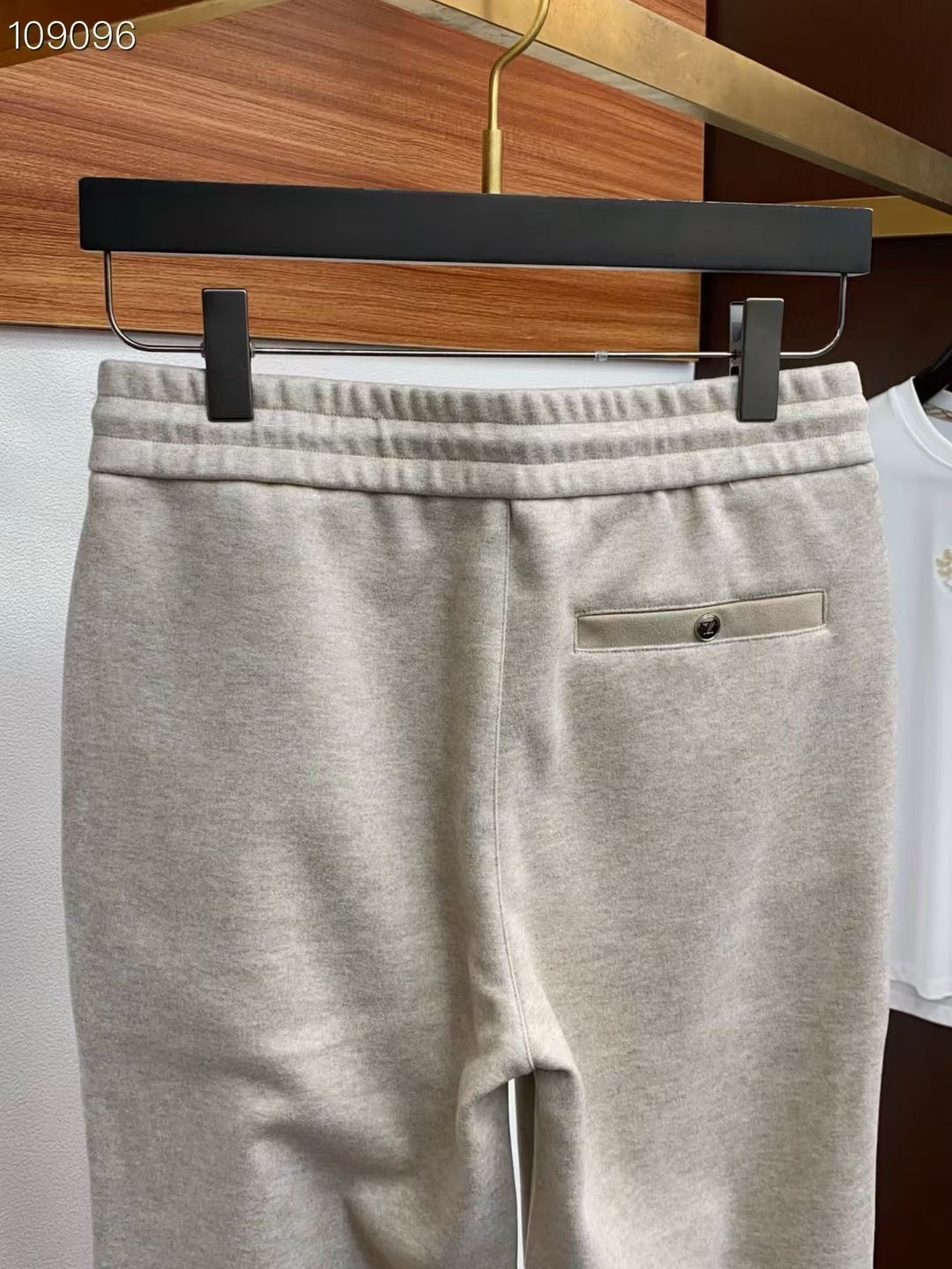 杰尼亚 𝟐𝟎𝟐𝟓秋冬上新高订轻奢休闲裤 现货供应 天丝+桑蚕丝+羊毛面料 抗皱免烫 舒适0压感 贴肤穿着