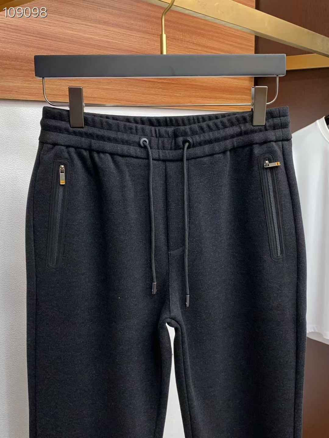 杰尼亚 𝟐𝟎𝟐𝟓秋冬上新高订轻奢休闲裤 现货供应 天丝+桑蚕丝+羊毛面料 抗皱免烫 舒适0压感 贴肤穿着