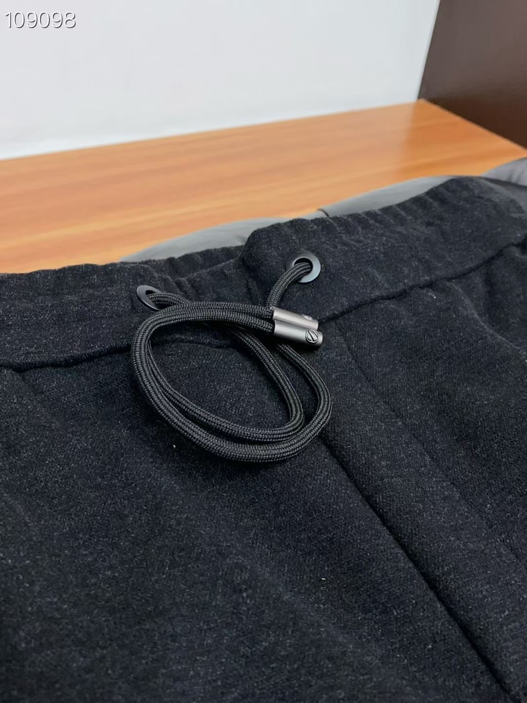 杰尼亚 𝟐𝟎𝟐𝟓秋冬上新高订轻奢休闲裤 现货供应 天丝+桑蚕丝+羊毛面料 抗皱免烫 舒适0压感 贴肤穿着