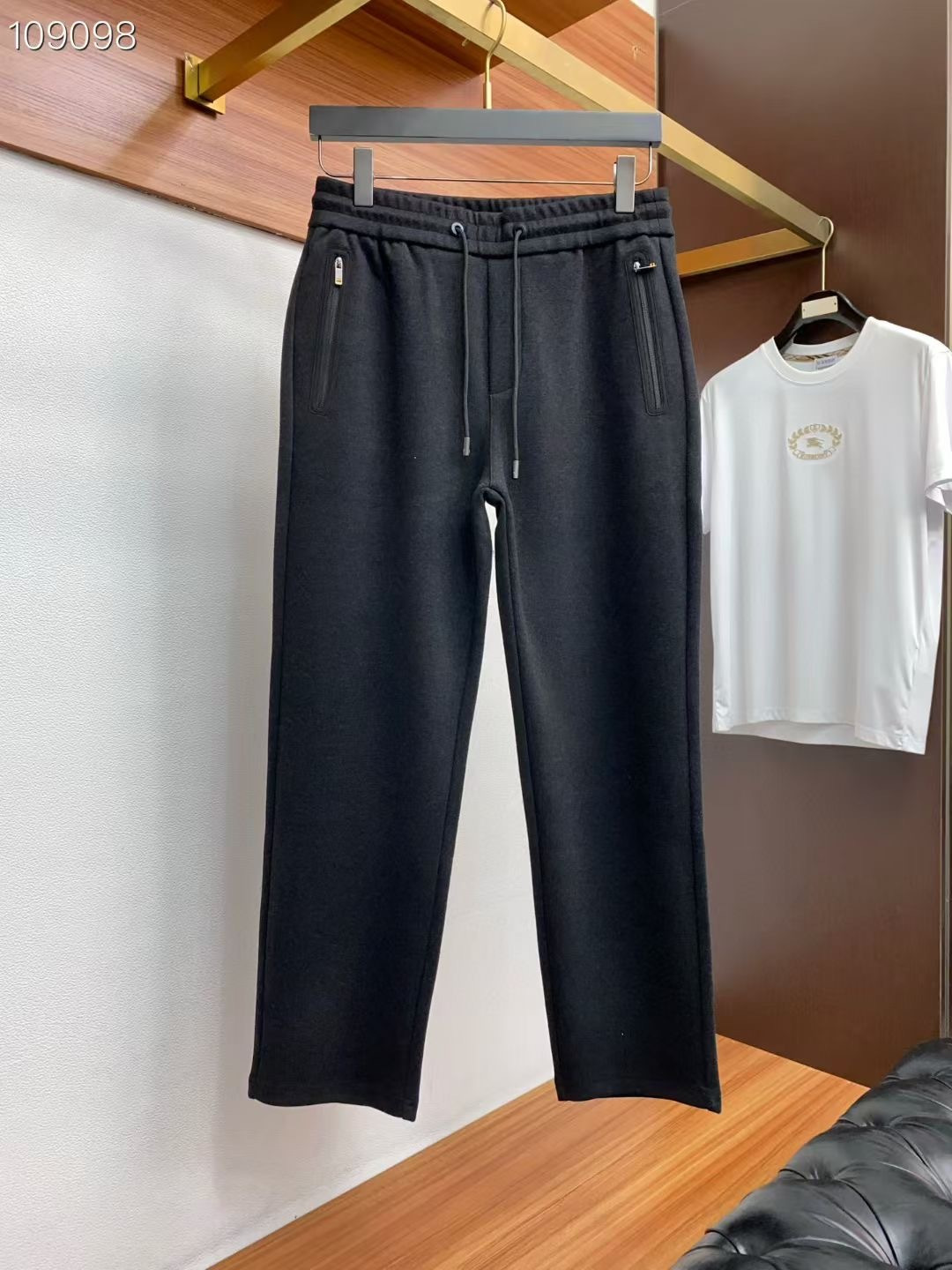 杰尼亚 𝟐𝟎𝟐𝟓秋冬上新高订轻奢休闲裤 现货供应 天丝+桑蚕丝+羊毛面料 抗皱免烫 舒适0压感 贴肤穿着