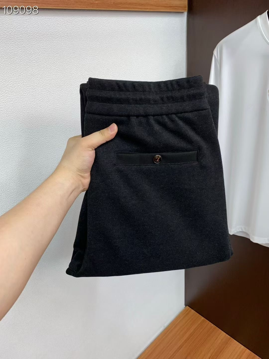 杰尼亚 𝟐𝟎𝟐𝟓秋冬上新高订轻奢休闲裤 现货供应 天丝+桑蚕丝+羊毛面料 抗皱免烫 舒适0压感 贴肤穿着