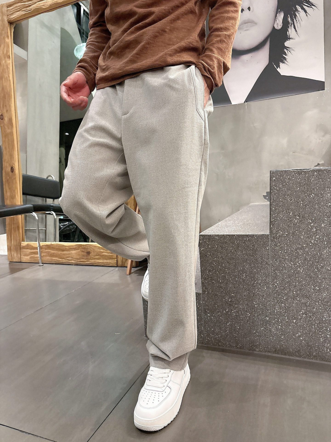 2025 秋冬新品 1:颜色：深灰色 米杏色2:尺码：M-3XL3:版型：宽松直筒裤 4:成份：67%聚