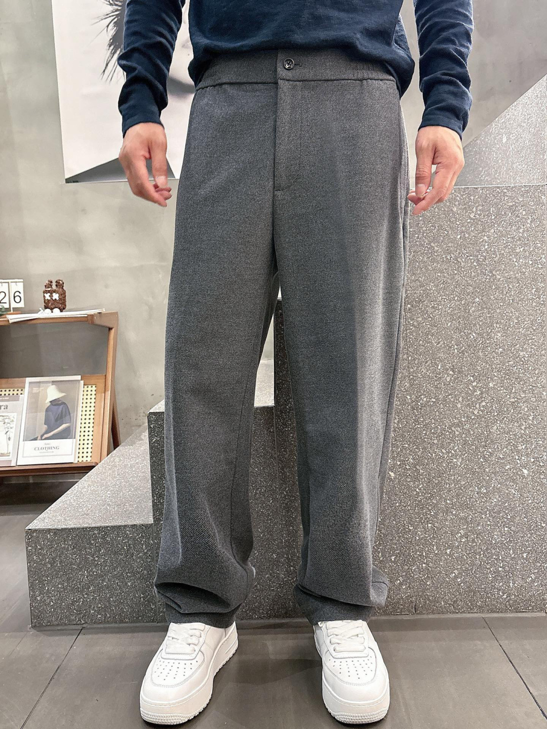 2025 秋冬新品 1:颜色：深灰色 米杏色2:尺码：M-3XL3:版型：宽松直筒裤 4:成份：67%聚