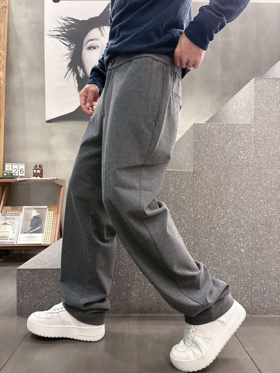 2025 秋冬新品 1:颜色：深灰色 米杏色2:尺码：M-3XL3:版型：宽松直筒裤 4:成份：67%聚