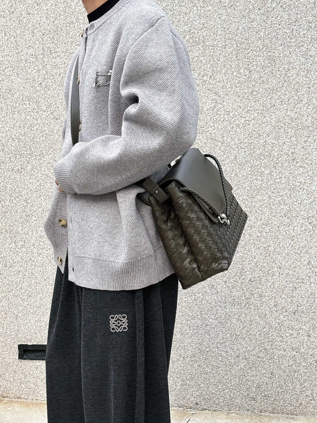 克罗心新款毛衫毛衣，上身宽松纱线采用细针织法，上身舒适，不挑身材 男女同款，秋冬毛衣，是今年最好看的情侣