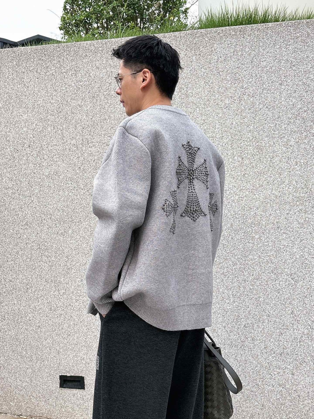 克罗心新款毛衫毛衣，上身宽松纱线采用细针织法，上身舒适，不挑身材 男女同款，秋冬毛衣，是今年最好看的情侣