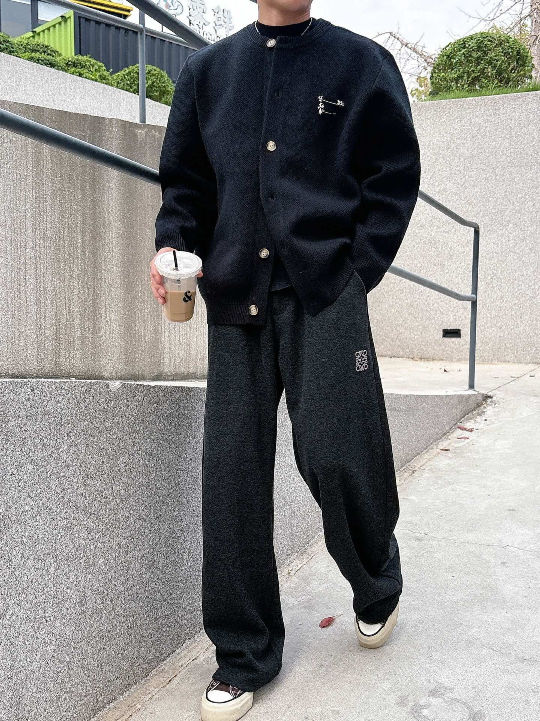 克罗心新款毛衫毛衣，上身宽松纱线采用细针织法，上身舒适，不挑身材 男女同款，秋冬毛衣，是今年最好看的情侣