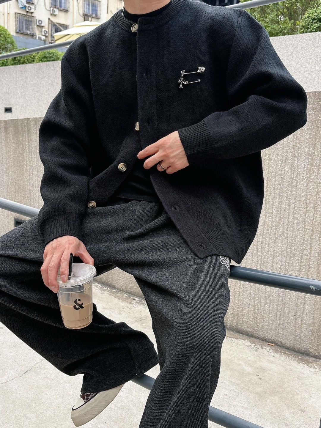 克罗心新款毛衫毛衣，上身宽松纱线采用细针织法，上身舒适，不挑身材 男女同款，秋冬毛衣，是今年最好看的情侣