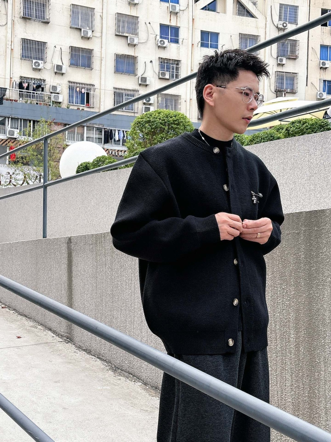 克罗心新款毛衫毛衣，上身宽松纱线采用细针织法，上身舒适，不挑身材 男女同款，秋冬毛衣，是今年最好看的情侣