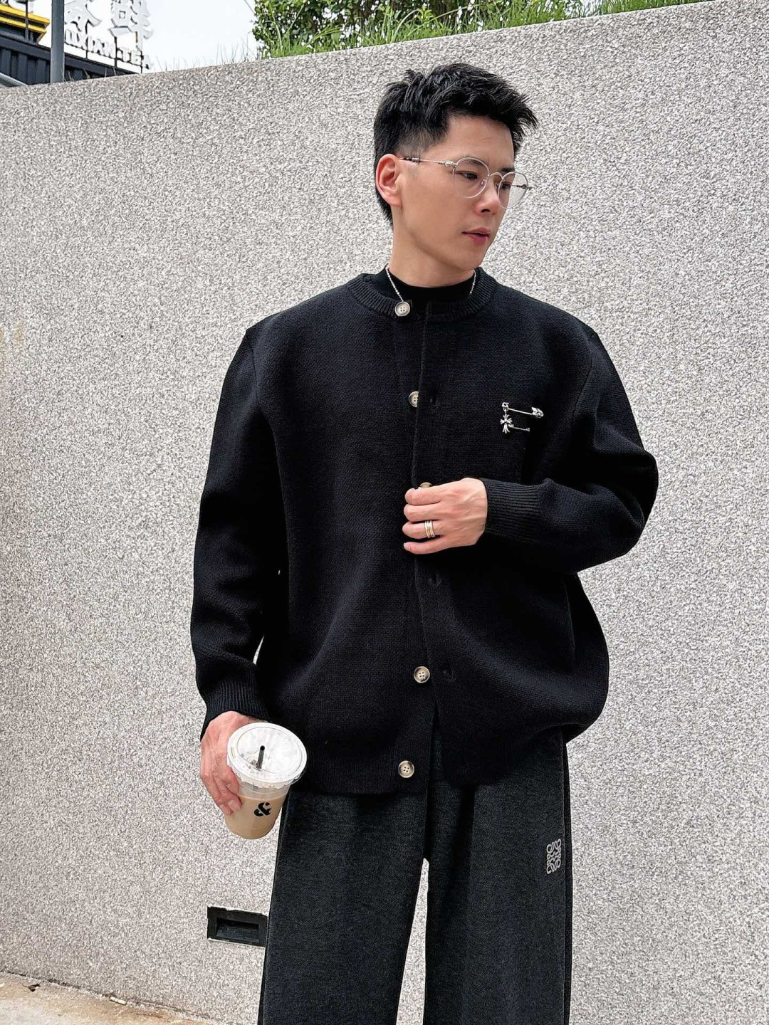 克罗心新款毛衫毛衣，上身宽松纱线采用细针织法，上身舒适，不挑身材 男女同款，秋冬毛衣，是今年最好看的情侣