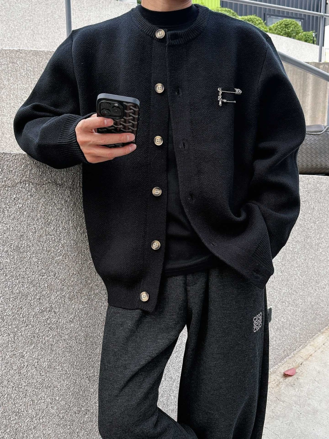 克罗心新款毛衫毛衣，上身宽松纱线采用细针织法，上身舒适，不挑身材 男女同款，秋冬毛衣，是今年最好看的情侣