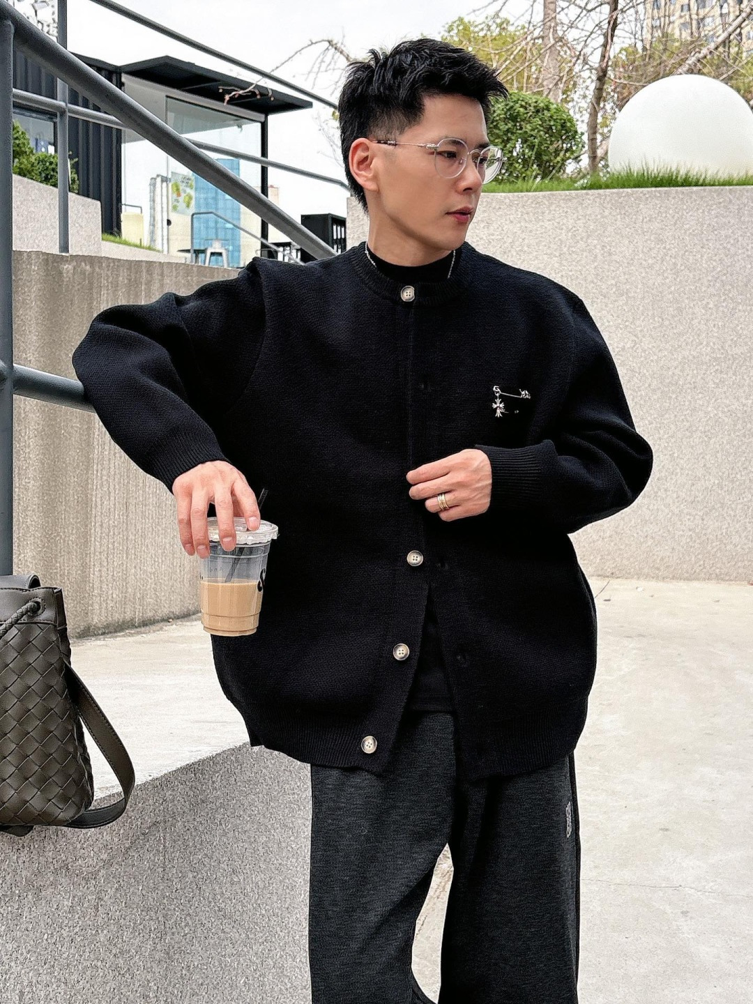 克罗心新款毛衫毛衣，上身宽松纱线采用细针织法，上身舒适，不挑身材 男女同款，秋冬毛衣，是今年最好看的情侣