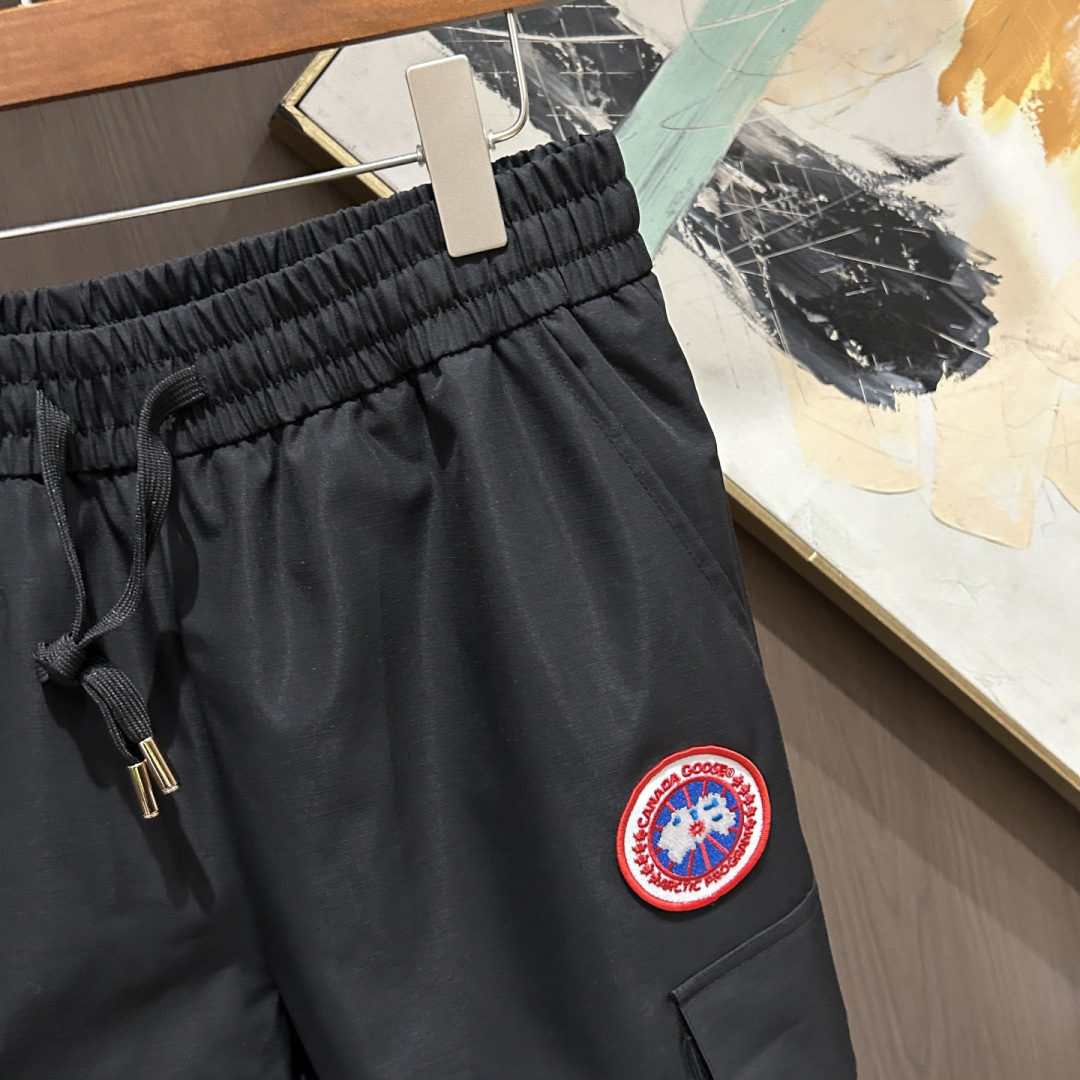 秋冬新款经典羽绒裤，每一处平均充绒，含90%鸭绒。🔥高档刺绣工艺🔥D内衬双层高密度面料完全不跑毛，也不会