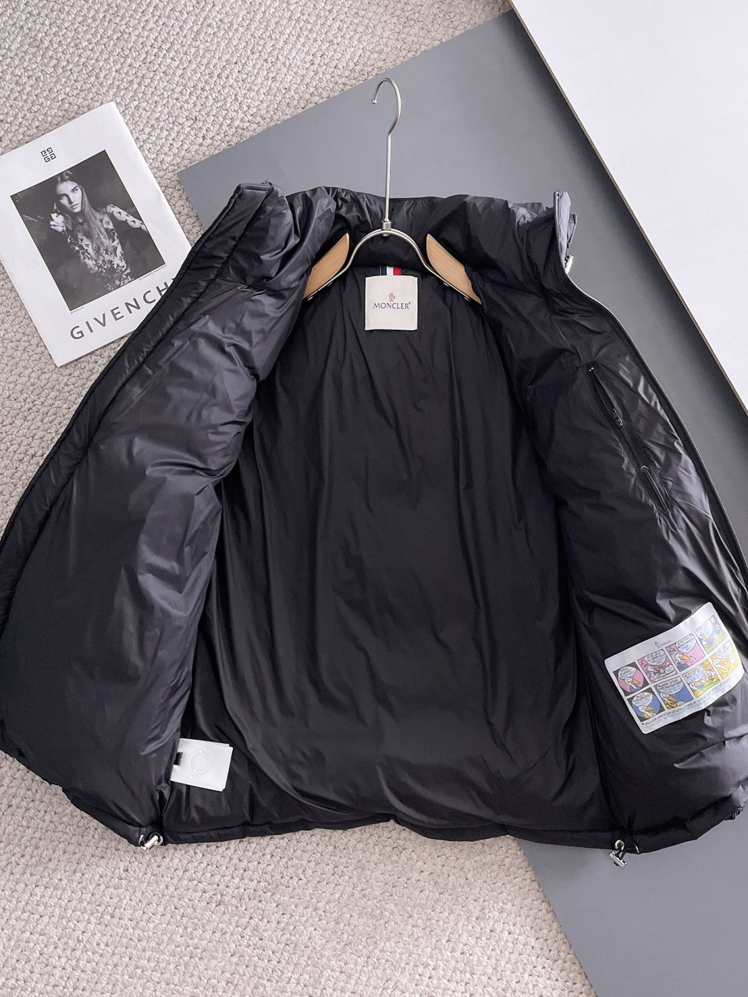 蒙口 2025ss冬季新品🌟时尚顶级羽绒服填充进口羽绒朵，100%市面最高品质，进口面料，里布最高标准，