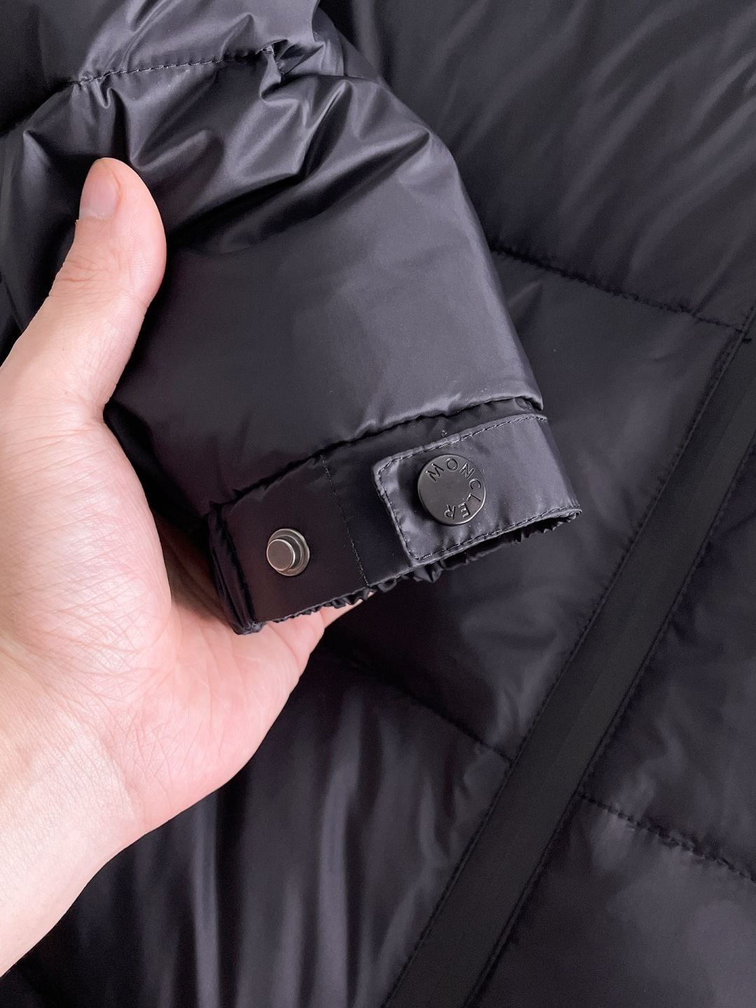 蒙口 2025ss冬季新品🌟时尚顶级羽绒服填充进口羽绒朵，100%市面最高品质，进口面料，里布最高标准，