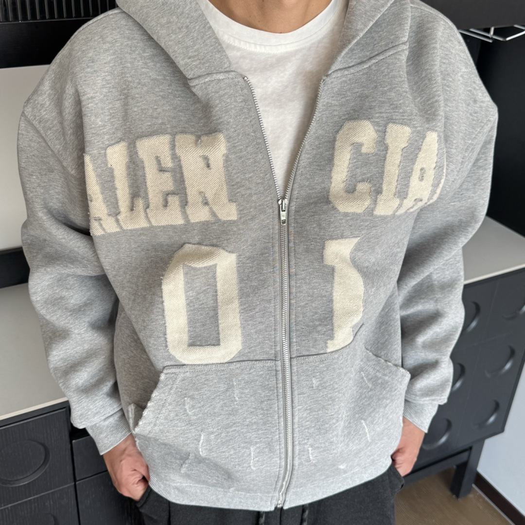 新款🆕巴黎，秋冬新款外套，秋季新款，上身效果帅气十足，男女同款，潮人必备。码数：S-XL