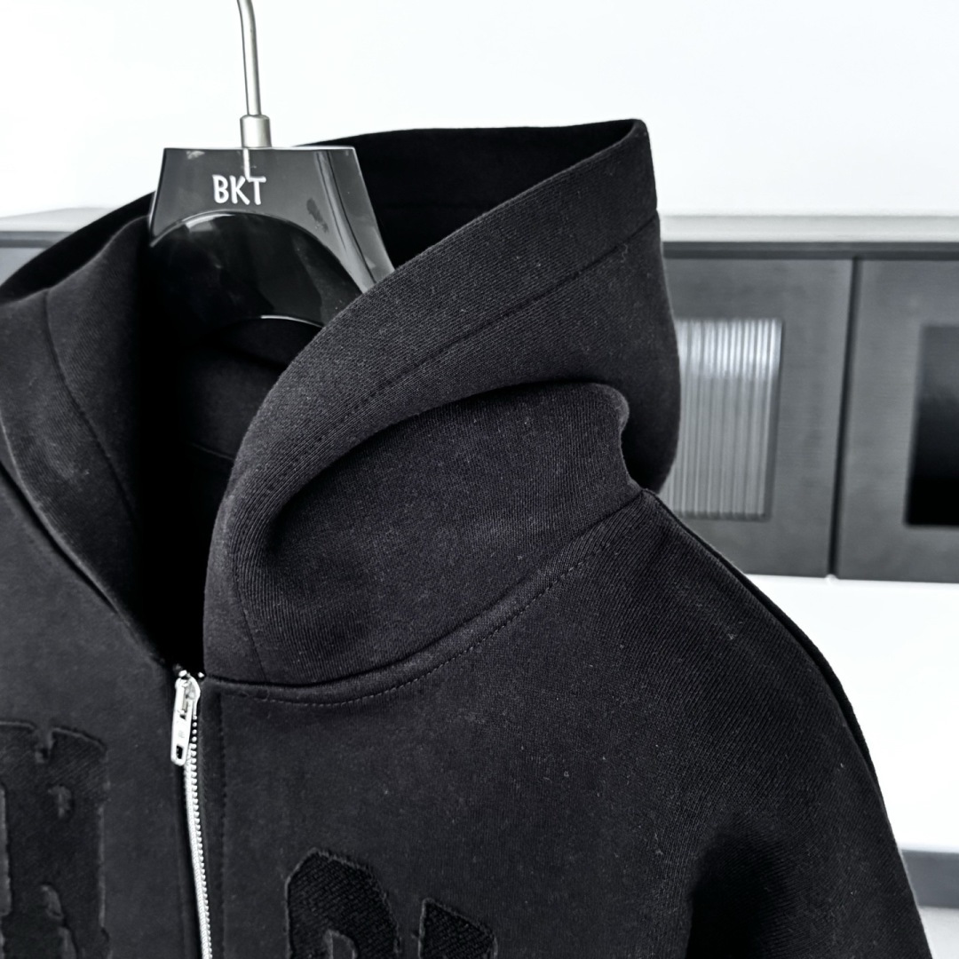 新款🆕巴黎，秋冬新款外套，秋季新款，上身效果帅气十足，男女同款，潮人必备。码数：S-XL