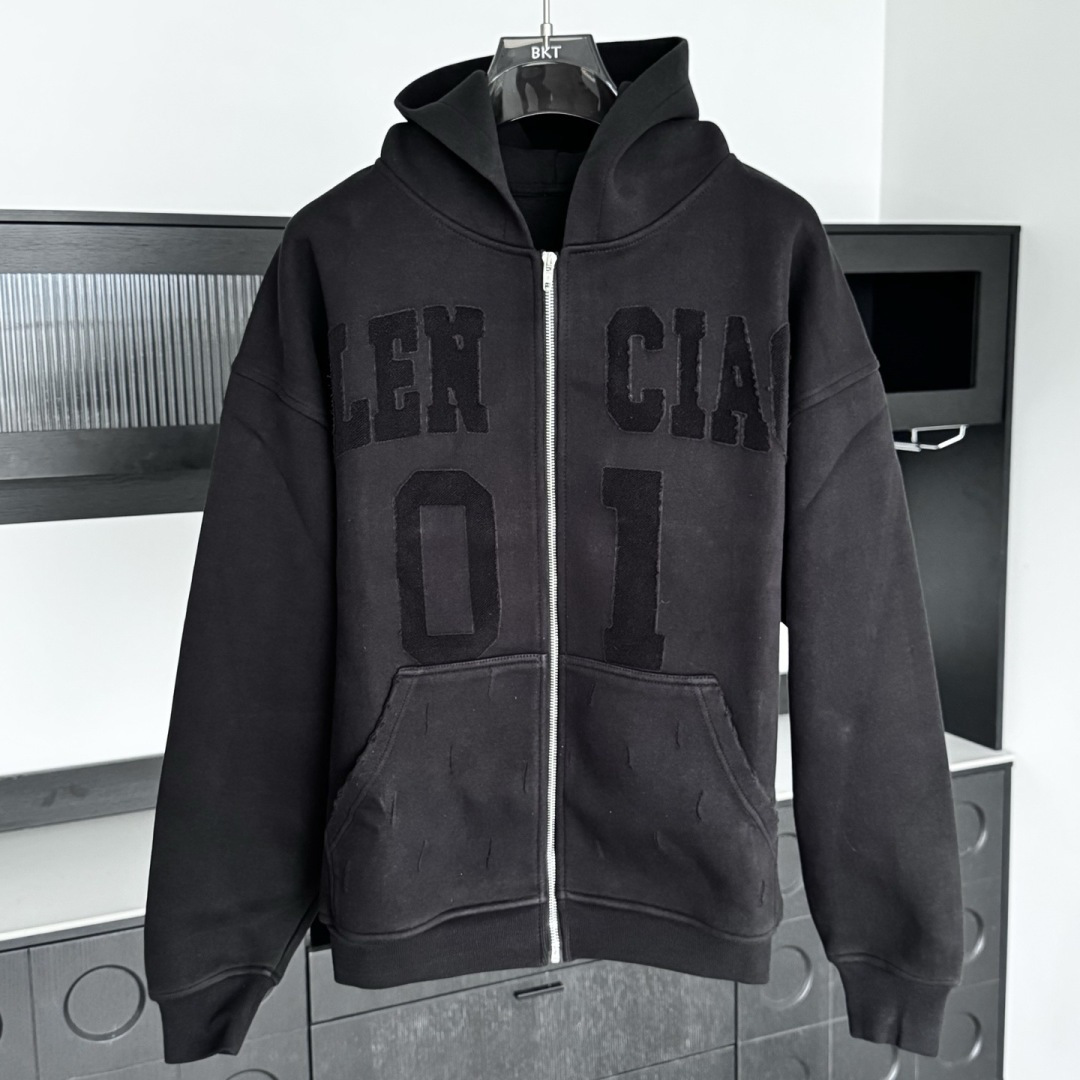 新款🆕巴黎，秋冬新款外套，秋季新款，上身效果帅气十足，男女同款，潮人必备。码数：S-XL