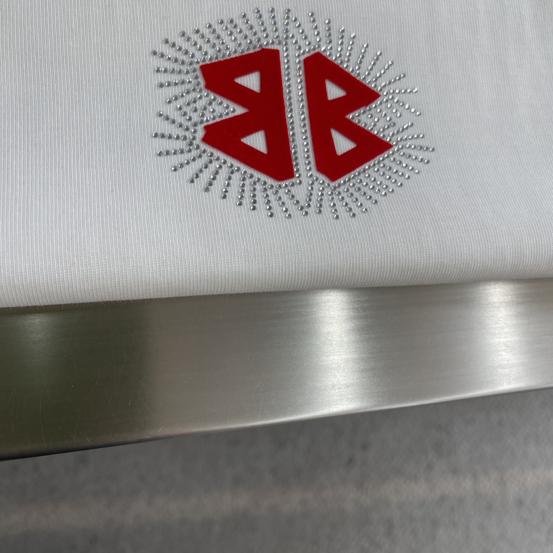 Balenciag 2025秋冬新款 320克洗水磨破圆领短袖tee 实物很棒男女同款 宽松版 尺码：X