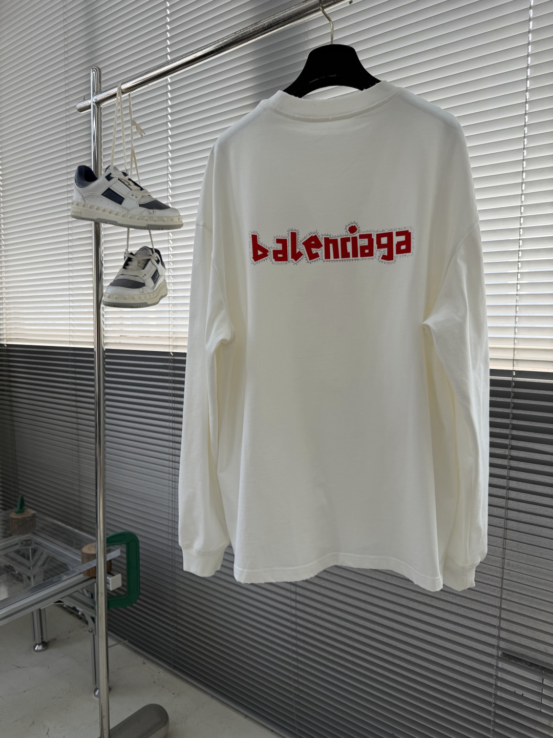 Balenciag 2025秋冬新款 320克洗水磨破圆领短袖tee 实物很棒男女同款 宽松版 尺码：X