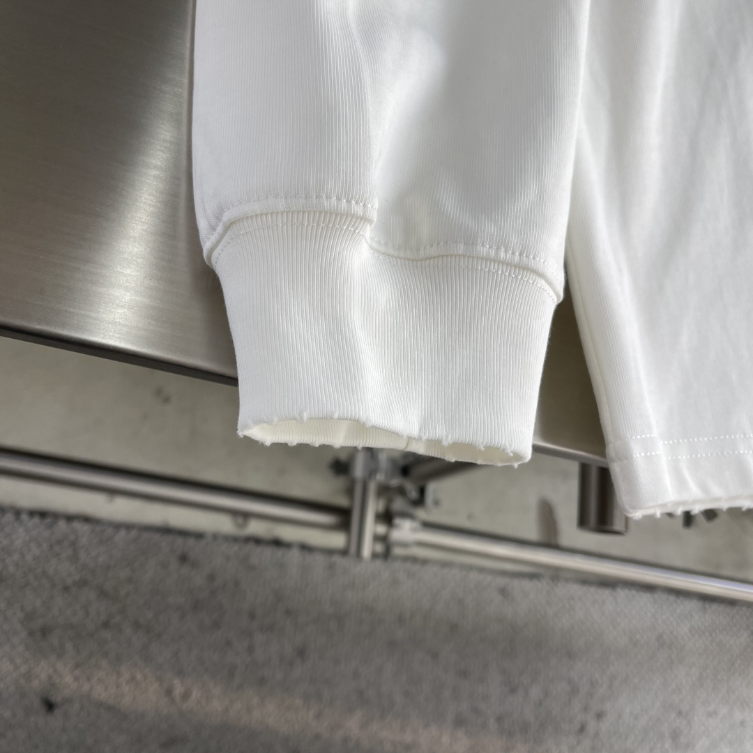 Balenciag 2025秋冬新款 320克洗水磨破圆领短袖tee 实物很棒男女同款 宽松版 尺码：X