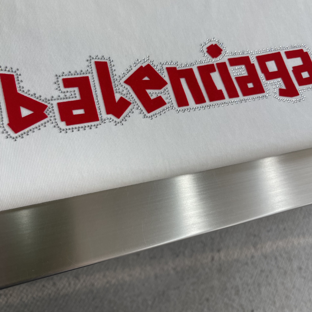 Balenciag 2025秋冬新款 320克洗水磨破圆领短袖tee 实物很棒男女同款 宽松版 尺码：X