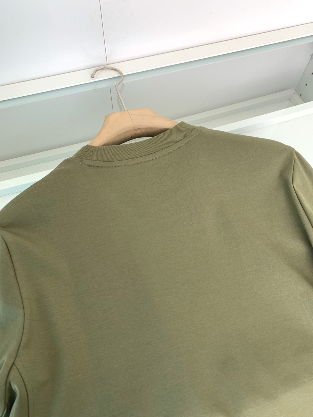 打底系列季度：2025秋冬颜色：黑色 白色 金铜色 石墨灰 藏青色 军绿色尺码: m-5xL版型：长袖打