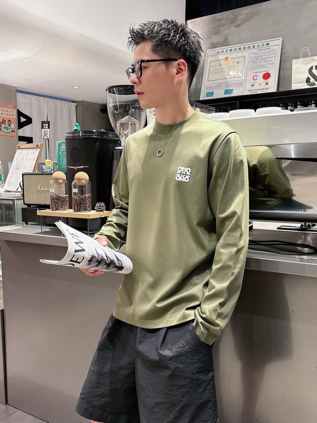 打底系列季度：2025秋冬颜色：黑色 白色 金铜色 石墨灰 藏青色 军绿色尺码: m-5xL版型：长袖打