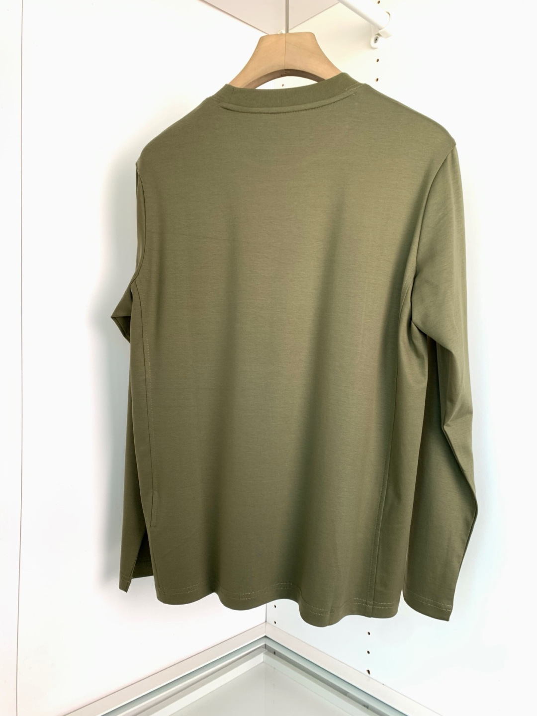 打底系列季度：2025秋冬颜色：黑色 白色 金铜色 石墨灰 藏青色 军绿色尺码: m-5xL版型：长袖打