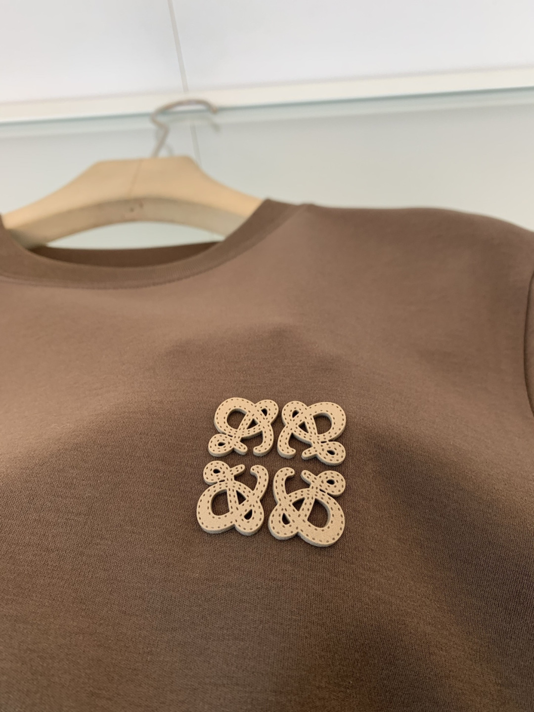 打底系列季度：2025秋冬颜色：黑色 白色 金铜色 石墨灰 藏青色 军绿色尺码: m-5xL版型：长袖打