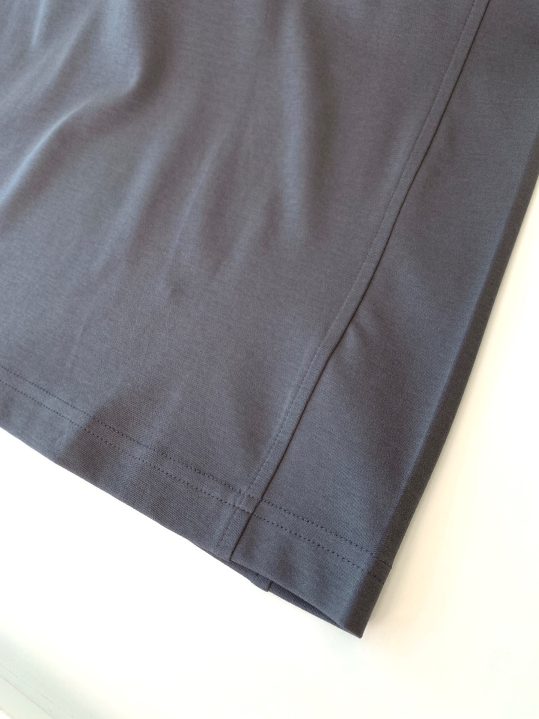 打底系列季度：2025秋冬颜色：黑色 白色 金铜色 石墨灰 藏青色 军绿色尺码: m-5xL版型：长袖打